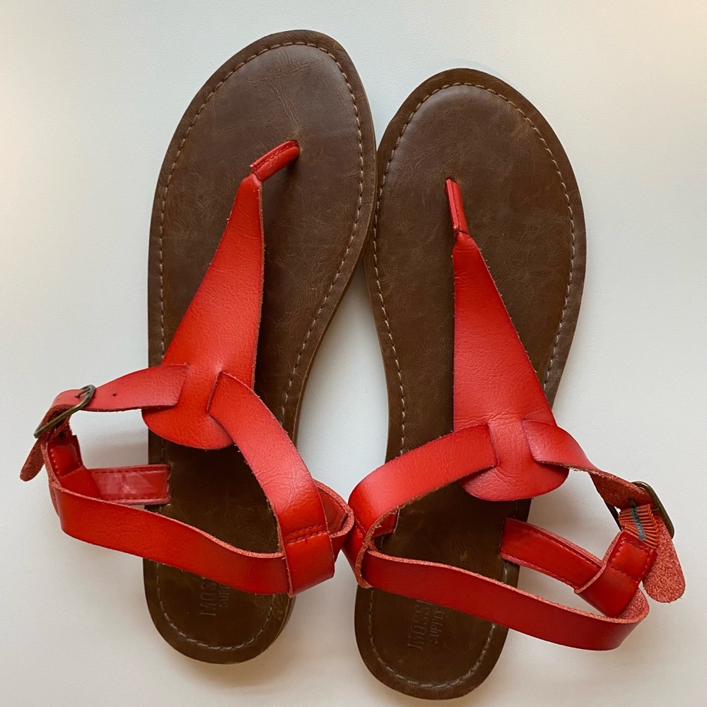 LIKE NEW SANDALS